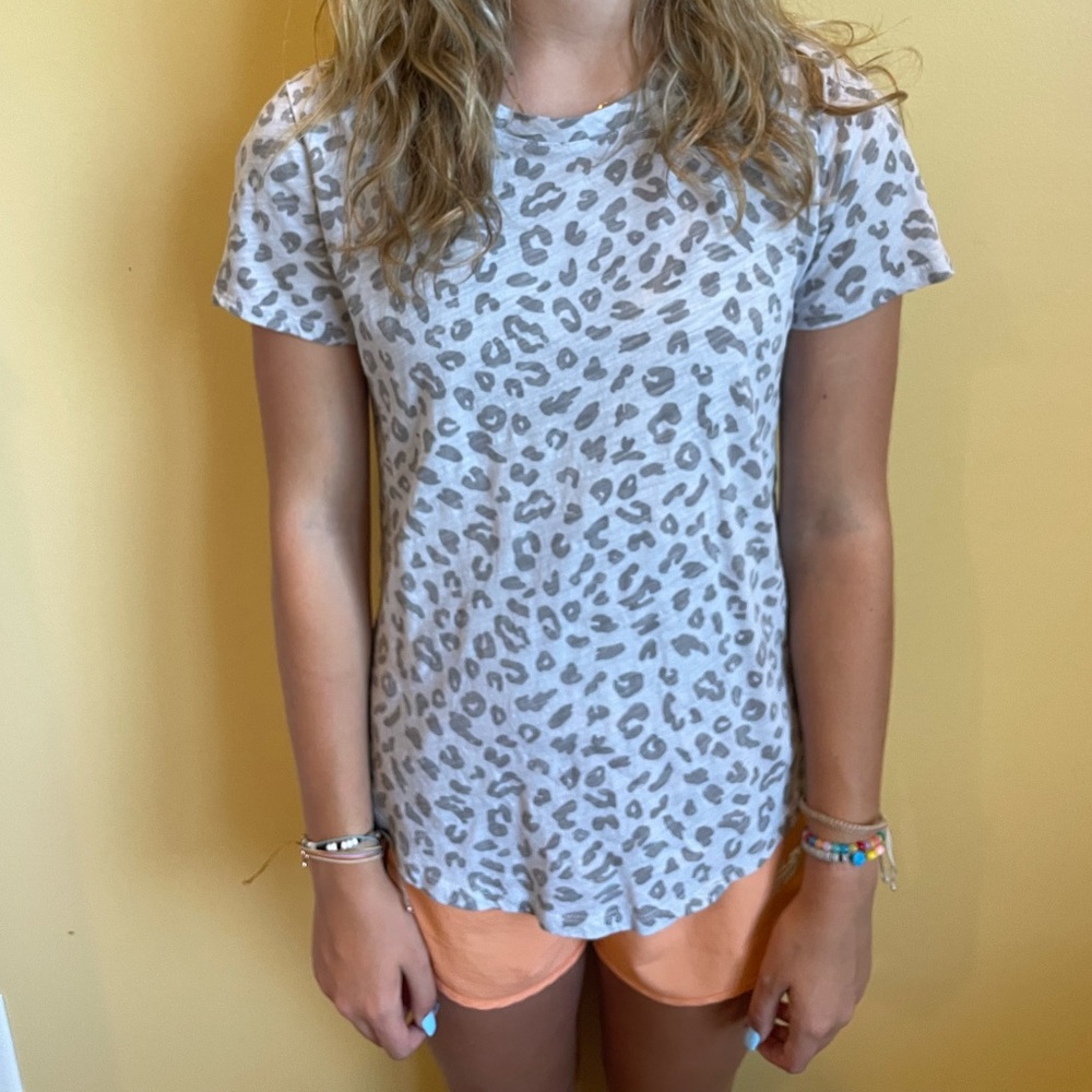 Small Old Navy Cheetah print t-shirt.